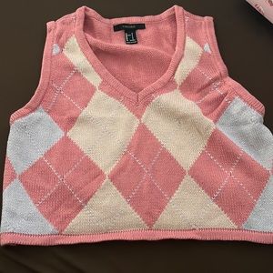 NWOT Forever 21 Pink Cropped Argyle Vest